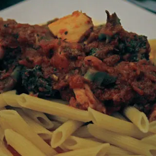Pasta with Chicken and Broccoli Ragu