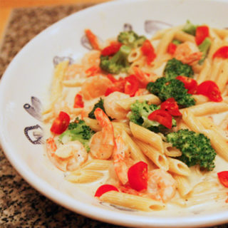 Creamy Penne with Broccoli and Shrimp