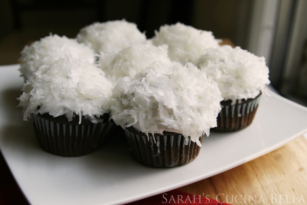 Chocolate Snowball Cupcakes