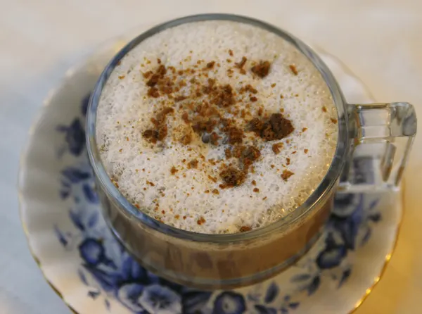 Frothy Cookie Latte with Ginger Snap Topping