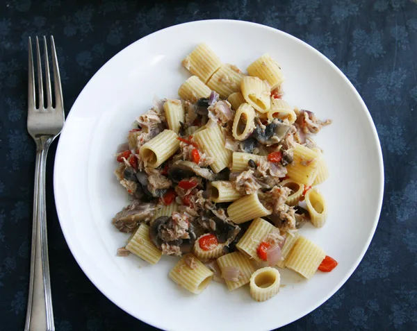 Mediterranean Tuna Pasta