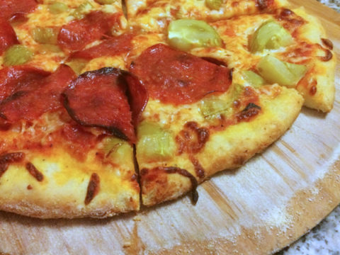 Tomato Pepperoni Pizza With Garlic Pepper Crust Sarah S Cucina Bella