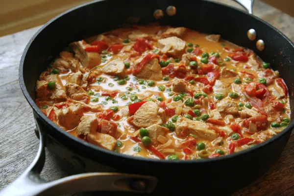 creamy-tomato-shallot-chicken-skillet