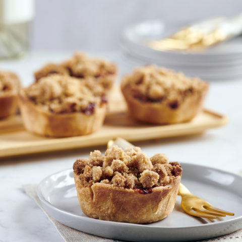 Mini Apple Pies with Crumb Topping | Sarah's Cucina Bella