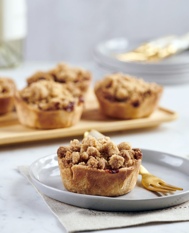Mini Apple Pies with Crumb Topping