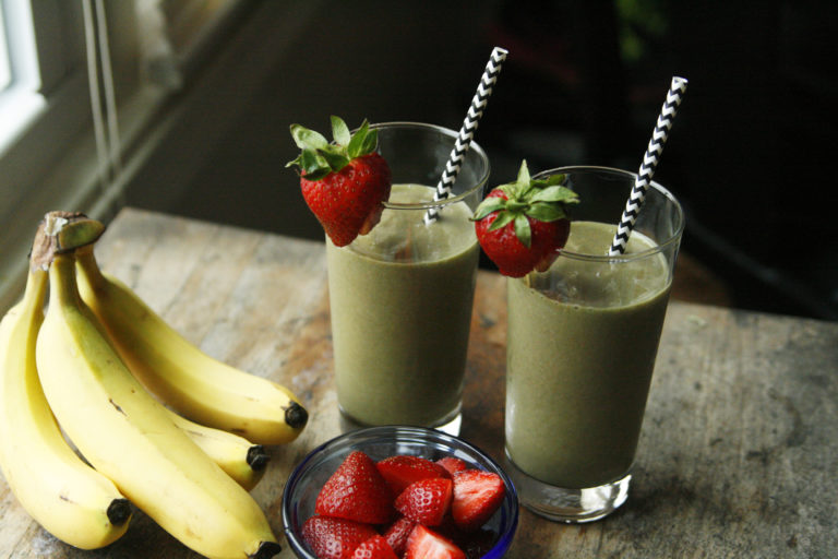 Strawberry-Banana Green Smoothie Recipe