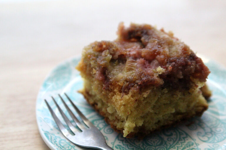 Strawberry Rhubarb Upside Down Cake For a Crowd