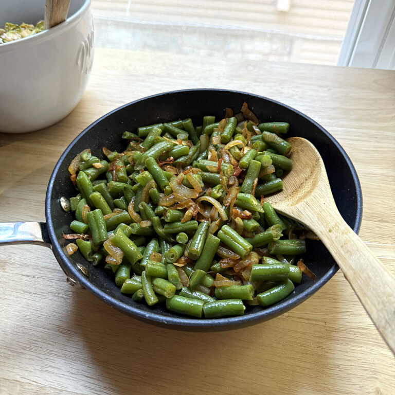Caramelized Onions and Green Beans Side Dish Recipe